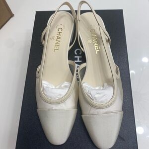 CHANEL Cream Slingback Cap-Toe Flats